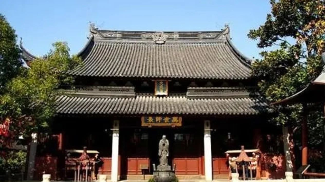 上海私人導覽1日遊 文廟 人民廣場 玉佛禪寺 花鳥市場 南京路 外灘