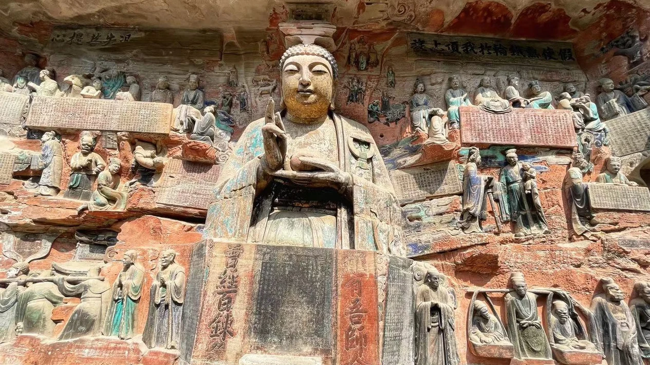 Chongqing Dazu Rock Carvings Baoding Mountain One-Day Tour Group (Baoding Mountain/Beishan Rock Carvings/Dazu Museum/Changzhou Ancient Town, designated transfer in the city, World Cultural Heritage)