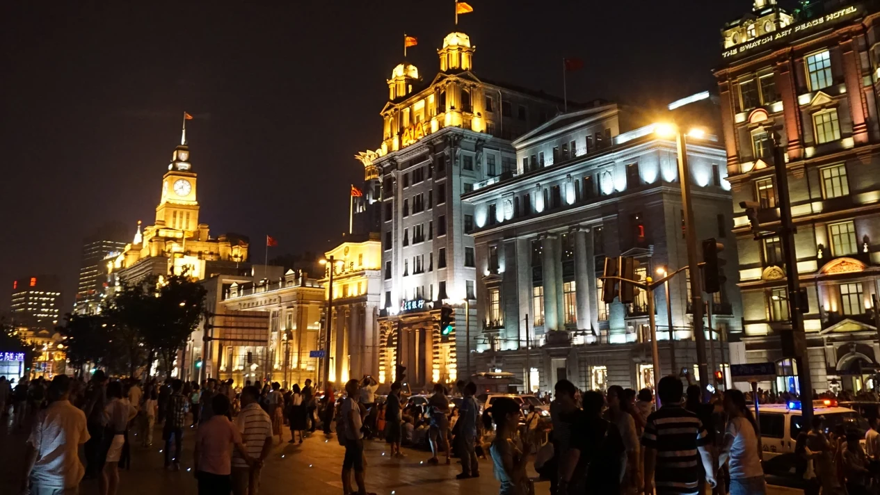 Charming Shanghai Night Bike Tour
