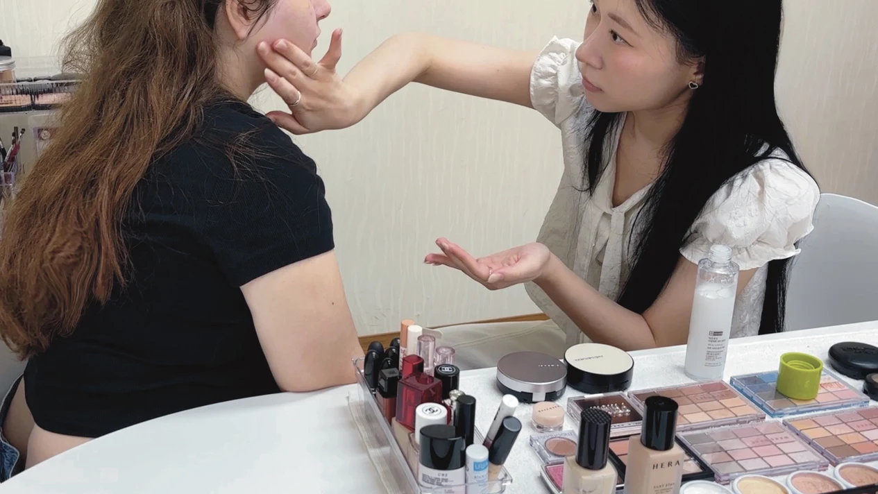 韓國彩妝體驗（客製化彩妝指導）