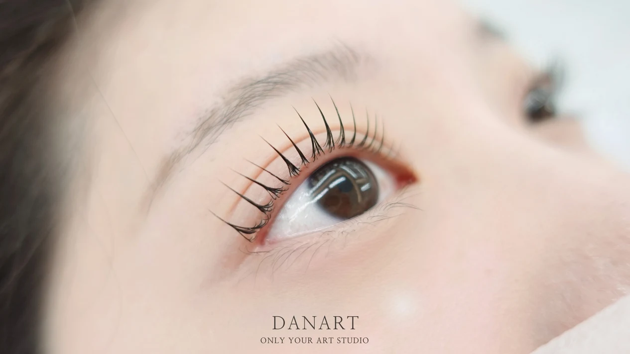 Eyelash perm experience in Sinchon-gu, Seoul