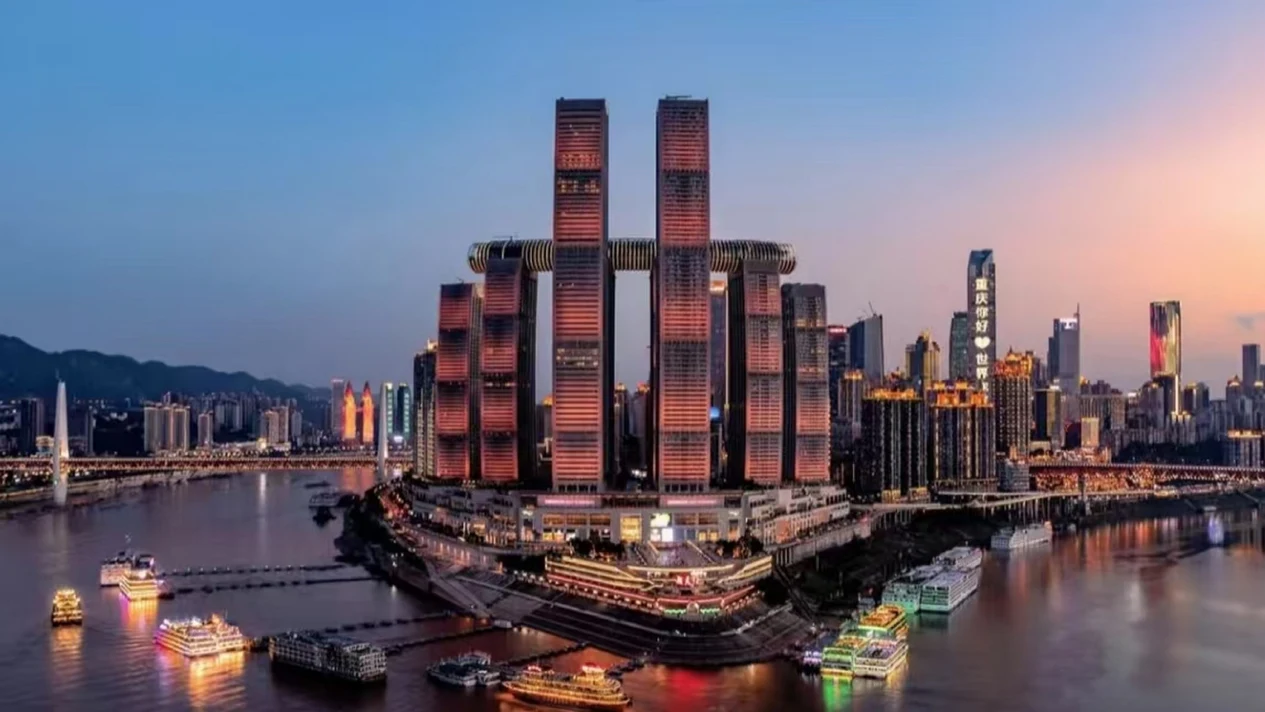 Chongqing History Restoration + Night View 1-Day Tour (Zhazidong + Ciqikou + Hongyadong + Yangtze River Cableway + Two Rivers Night View Cruise + Liziba Light Rail)