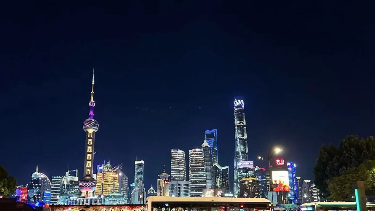 Shanghai Cuisine + Huangpu River Night View 1-Day Tour