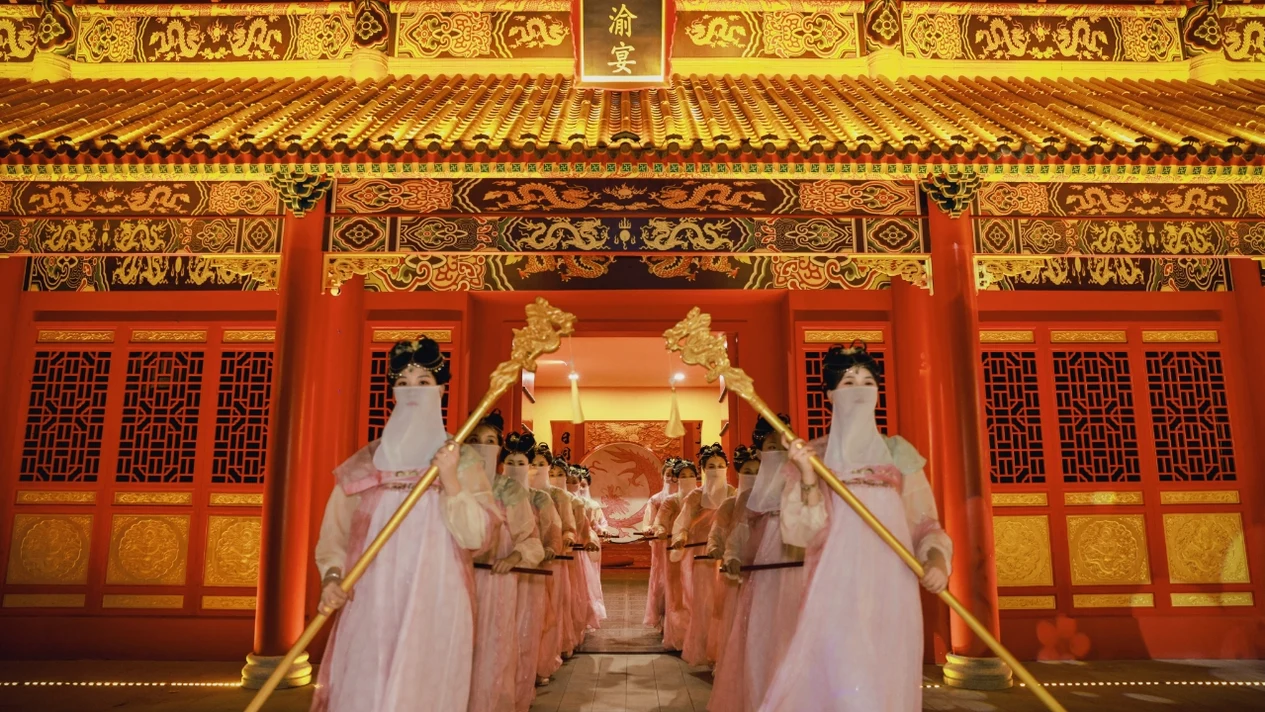 Chongqing Qingyuyan Palace Feast Experience • Chongqing's must-visit palace restaurant + experience the happiness of ancient emperors + taste Chongqing food flavors + optional ancient costume experience + experience Chongqing history and culture