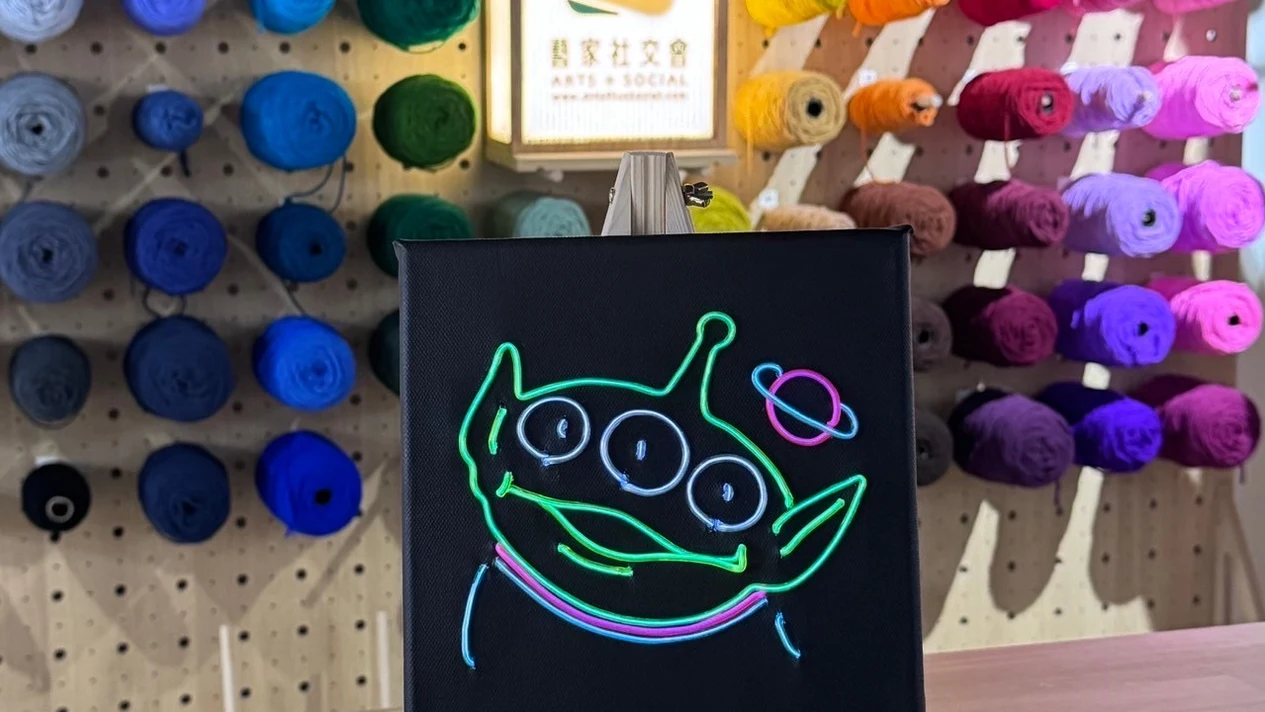 Taipei: Neon Light Crafting Course