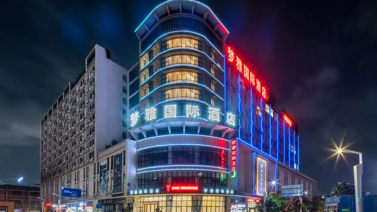 東莞純玩2天團（海鮮火鍋烤肉自助午餐+東莞精品夢雅國際酒店+西溪古村+俄貨集市）