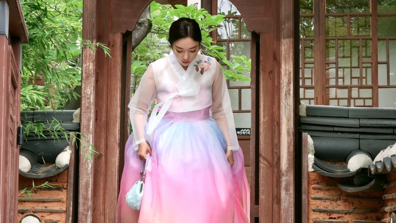 Korean Princess Hanbok Rental & Photography Experience