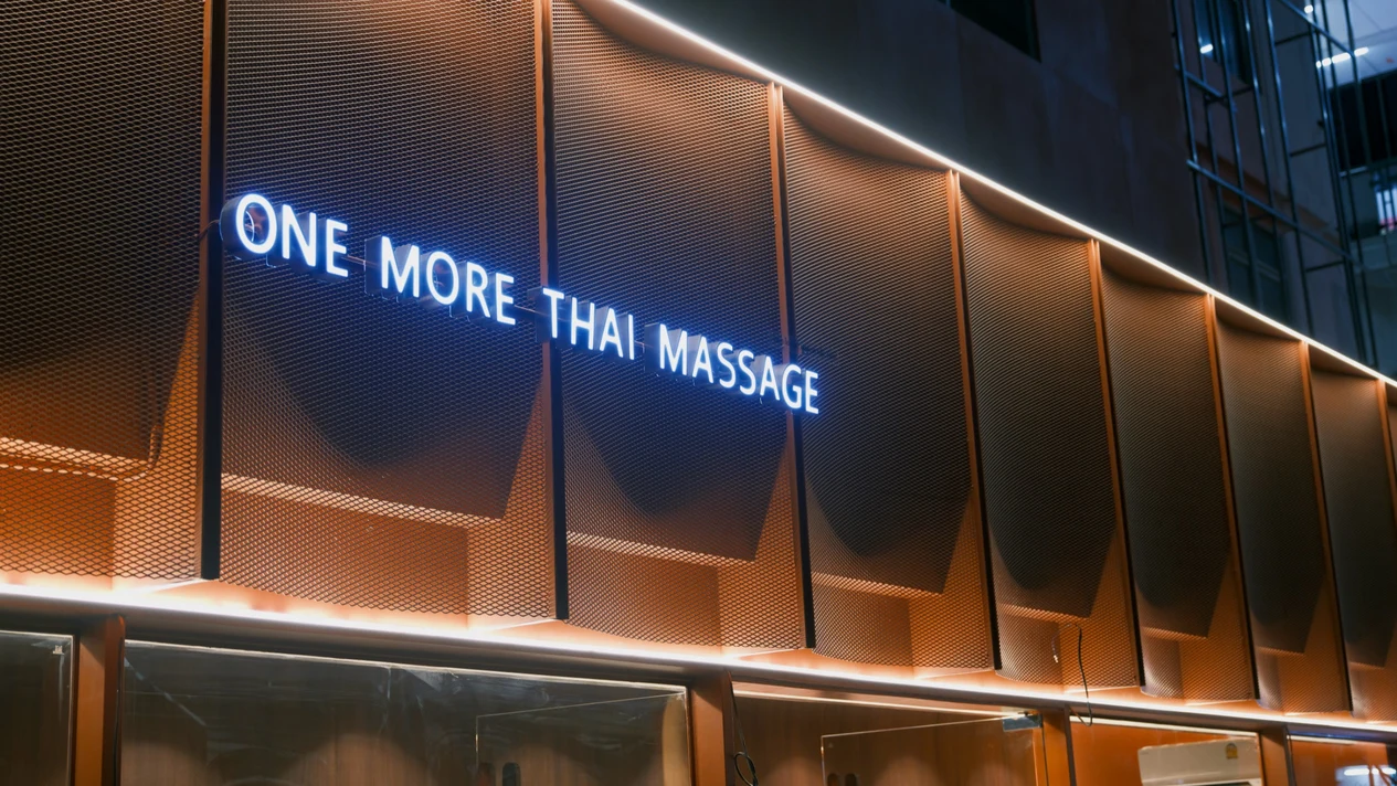 曼谷 Chit Lom 的 One More Thai Massage & Spa