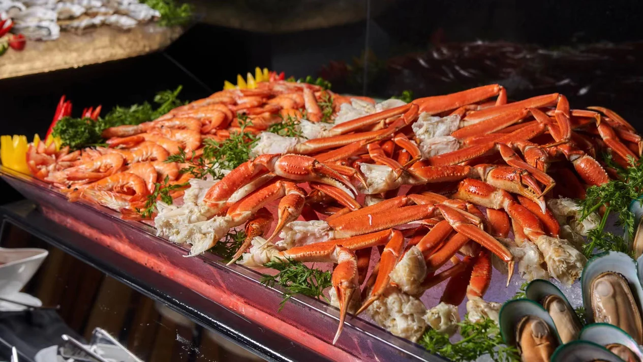 Grand Lisboa Hotel Macau - Day and Night Buffet