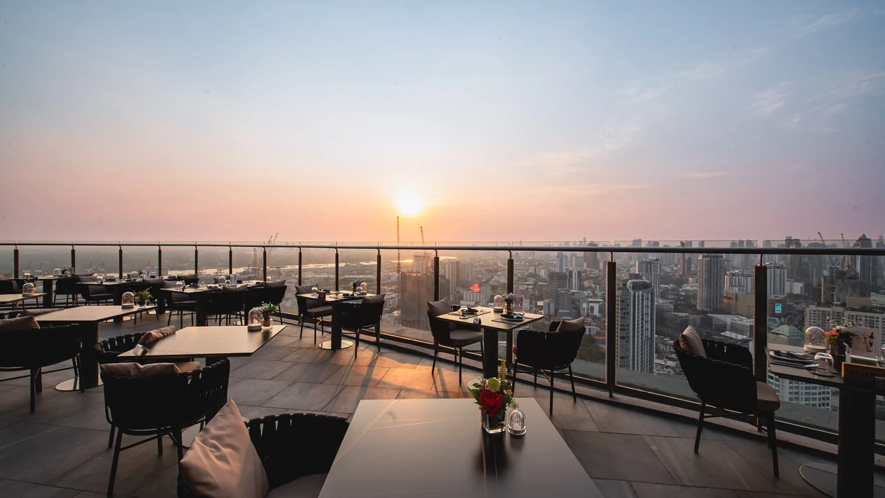 Cielo Sky Bar & Restaurant Rooftop