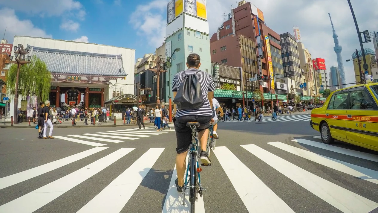 Tokyo 3-Hour Urban Sunset Bike Discovery Tour