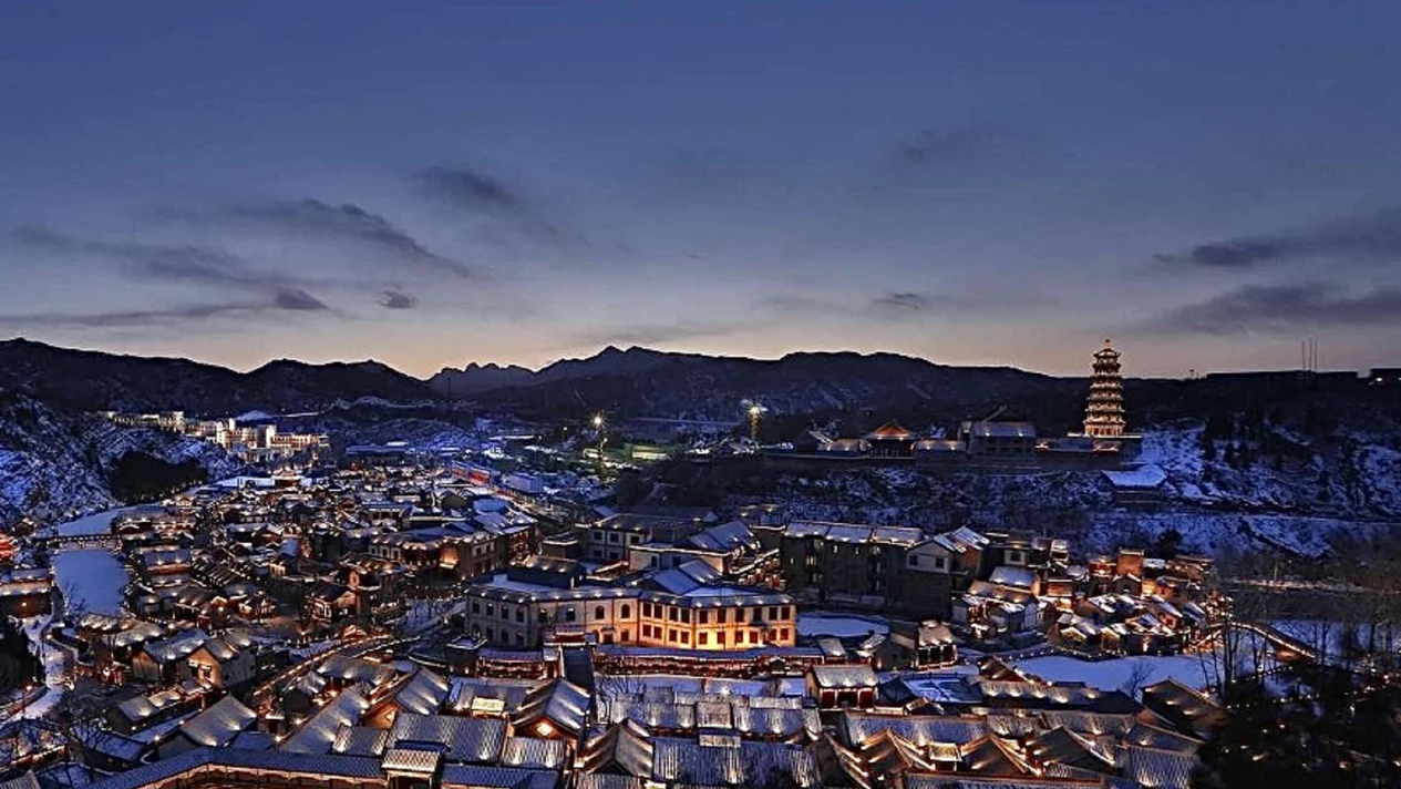 Beijing Miyun Gubei Water Town + Great Wall Music Water Dance Show + Mountaintop Church Viewing 1-Day Tour [Multiple Itineraries Optional] Great Wall Lower Water Town Hot Spring Tour / Simatai Great Wall Exclusive Cable Car / Boat Tour Viewing / Night Tour Simatai Great Wall
