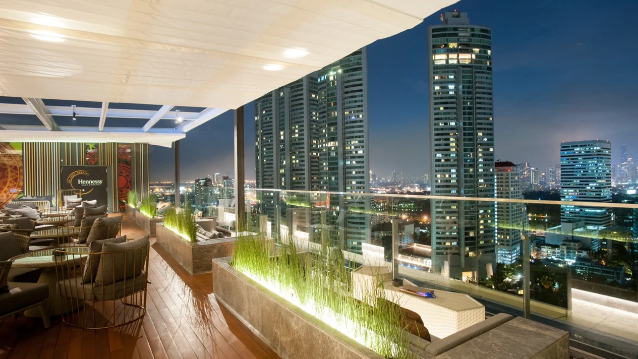Sky on 20 屋頂酒吧 曼谷諾富特素坤逸 20 號飯店