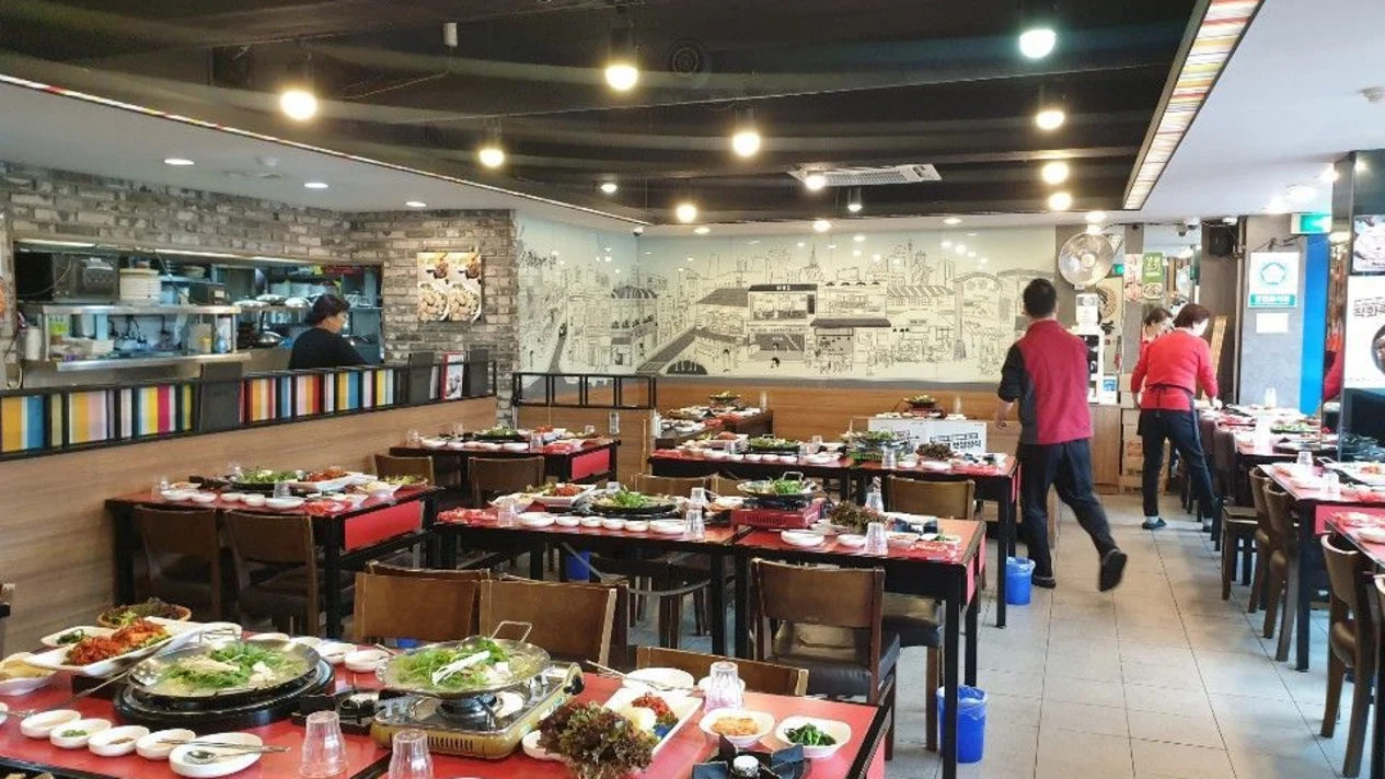 樂伯部隊鍋&樂伯菜包肉 (乙支路6街店)