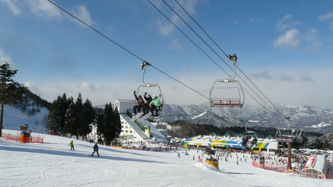 Washigatake Ski Resort Tour + 1-Day Lift Ticket (Departing from Nagoya)