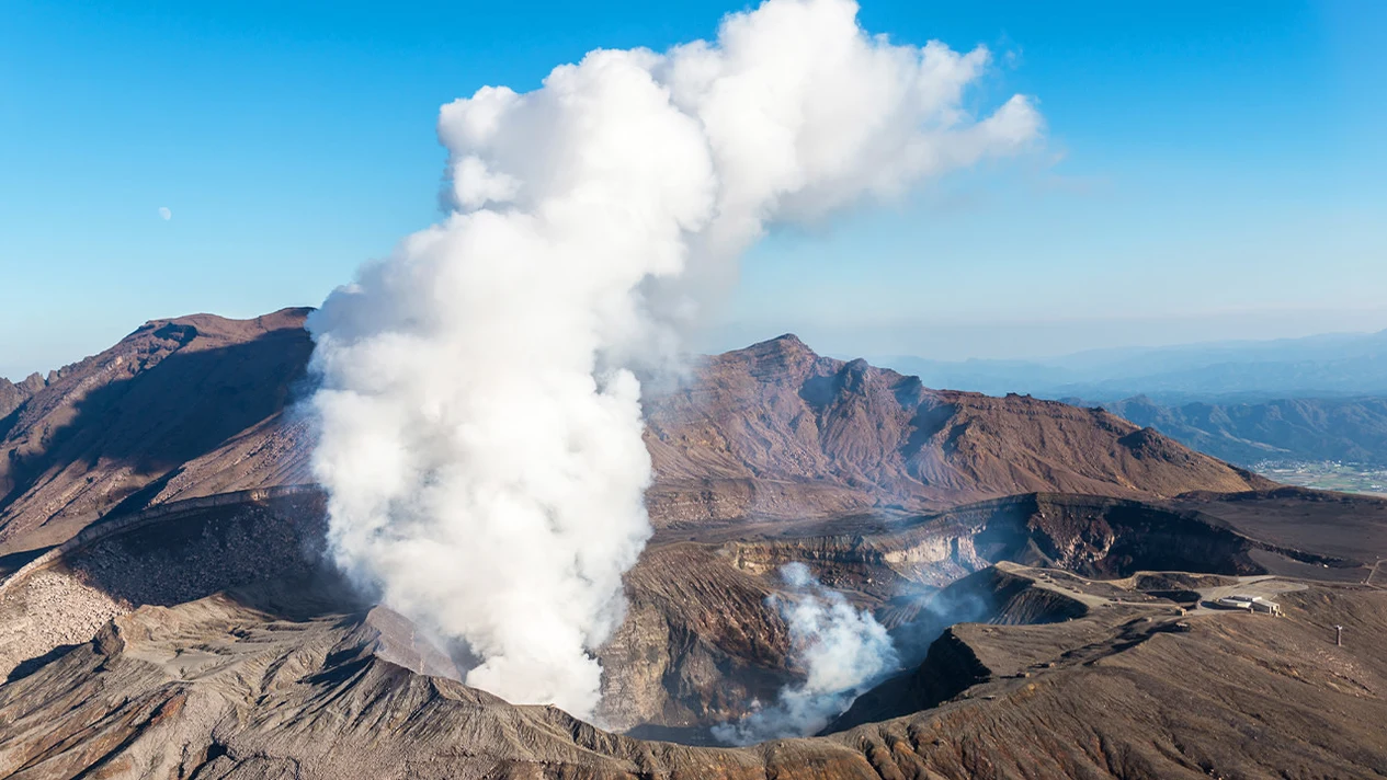 Kumamoto Castle, Aso Mountains and Aso Volcano One Day Tour (Departing from Fukuoka)
