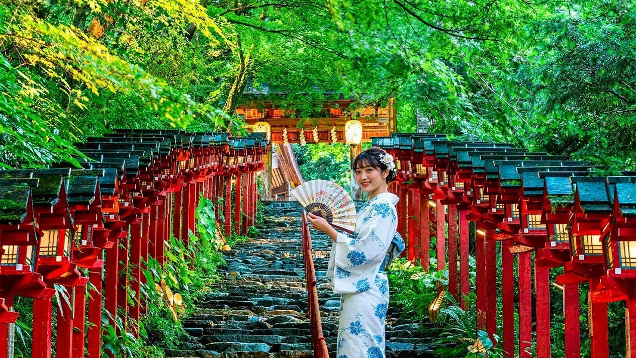 Kyoto Kifune Shrine, Sanzenin Temple, Arashiyama Togetsukyo Bridge, Yuzen Korin, Bamboo Forest Trail｜Depart from Osaka/Kyoto｜Small Group of 4~9 People
