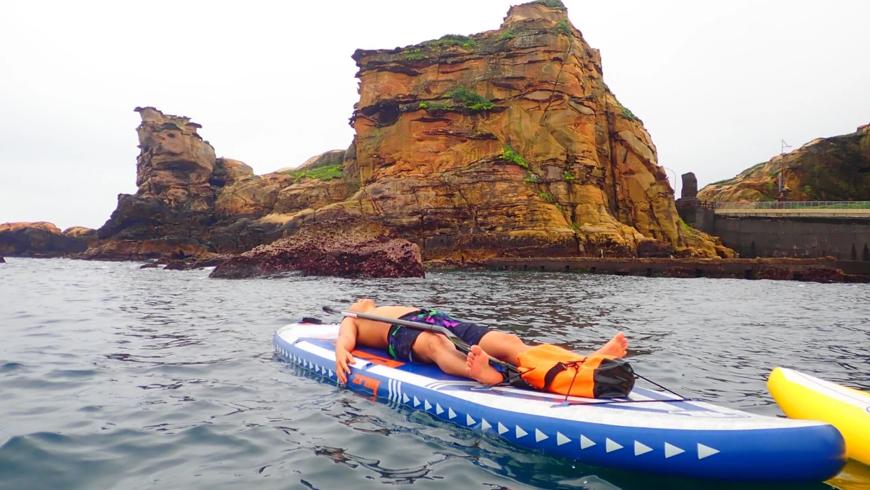 New Taipei | Yehliu Camelback SUP stand-up paddling experience