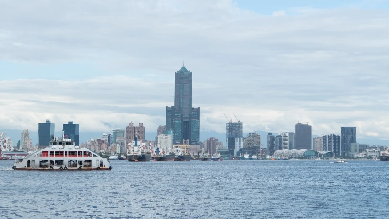 Coming to and from Formosa: A Stroll in Kaohsiung