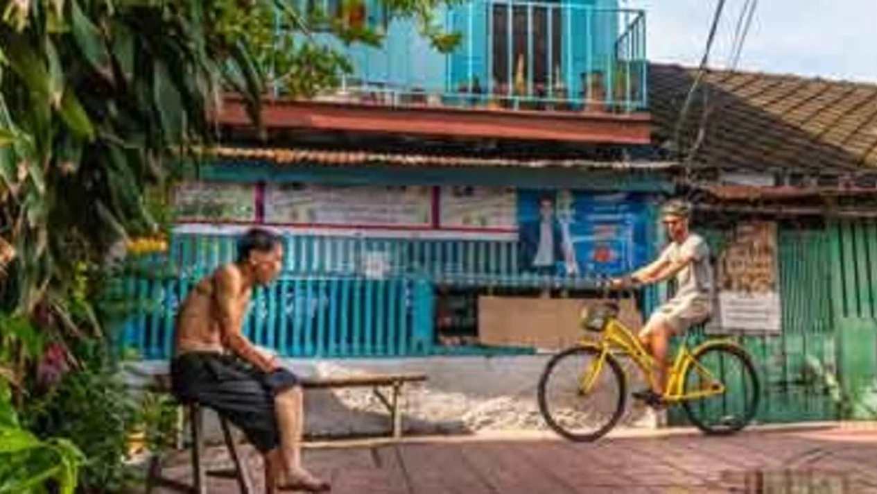 Experience the real Bangkok by bike