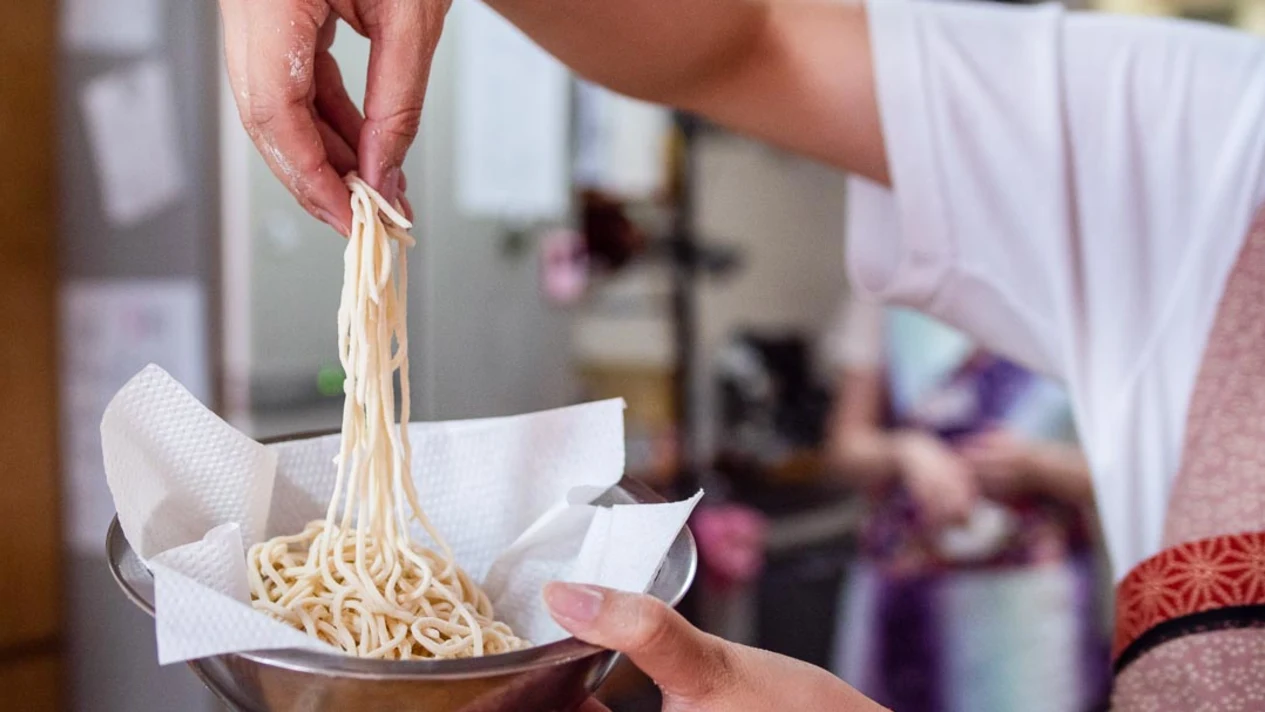 Osaka Handmade Noodle Making Experience (2.5 hours)
