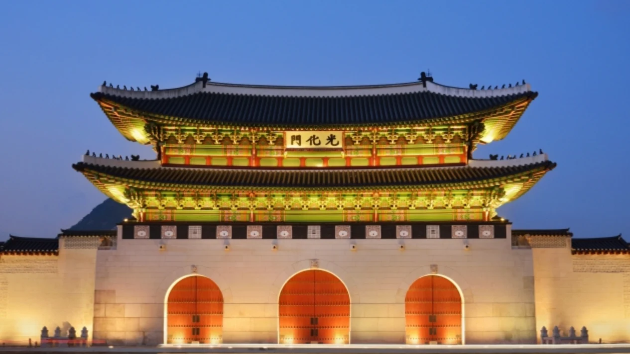 首爾｜景福宮 & 韓服體驗 & 63大廈 & 水族館 & 廣藏市場 & 北村韓屋村 & 表演秀等浪漫INS風路線 (專業中文司機)