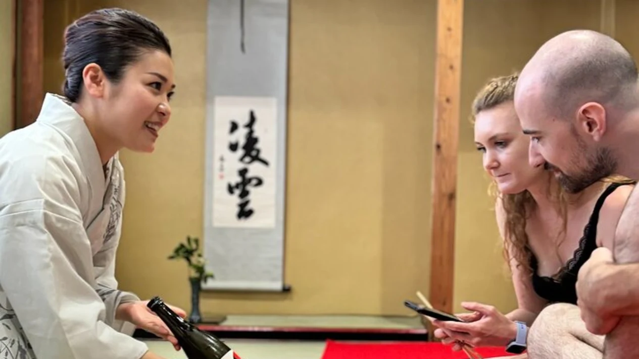 Osaka 9 types of Japanese sake tasting experience