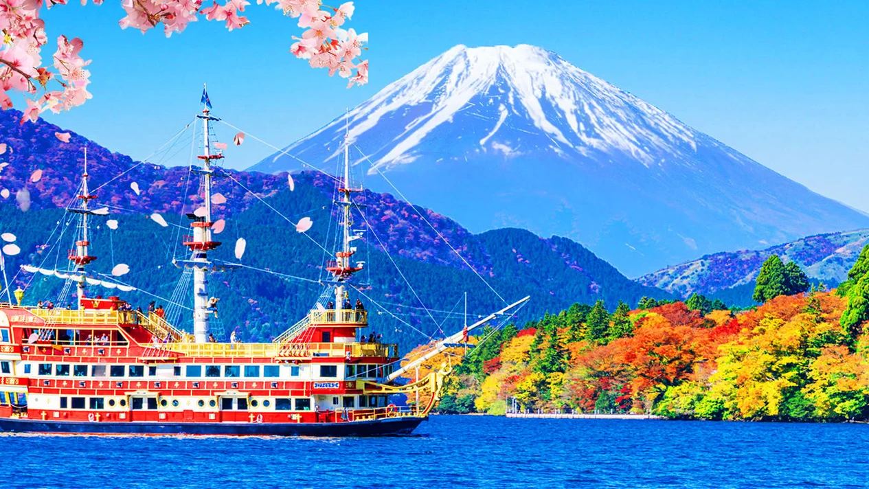 Mount Fuji Yamanakako Oshino Hakkai and Hakone Lake Ashinoko Pirate Boat Ropeway Tour (Departing from Tokyo)