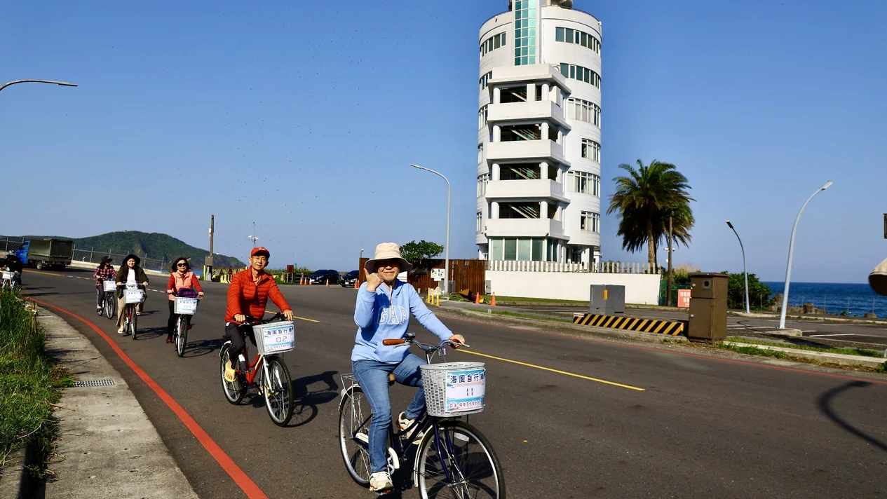 Yilan: Nanfang'ao Fishing Port Bike Tour Experience