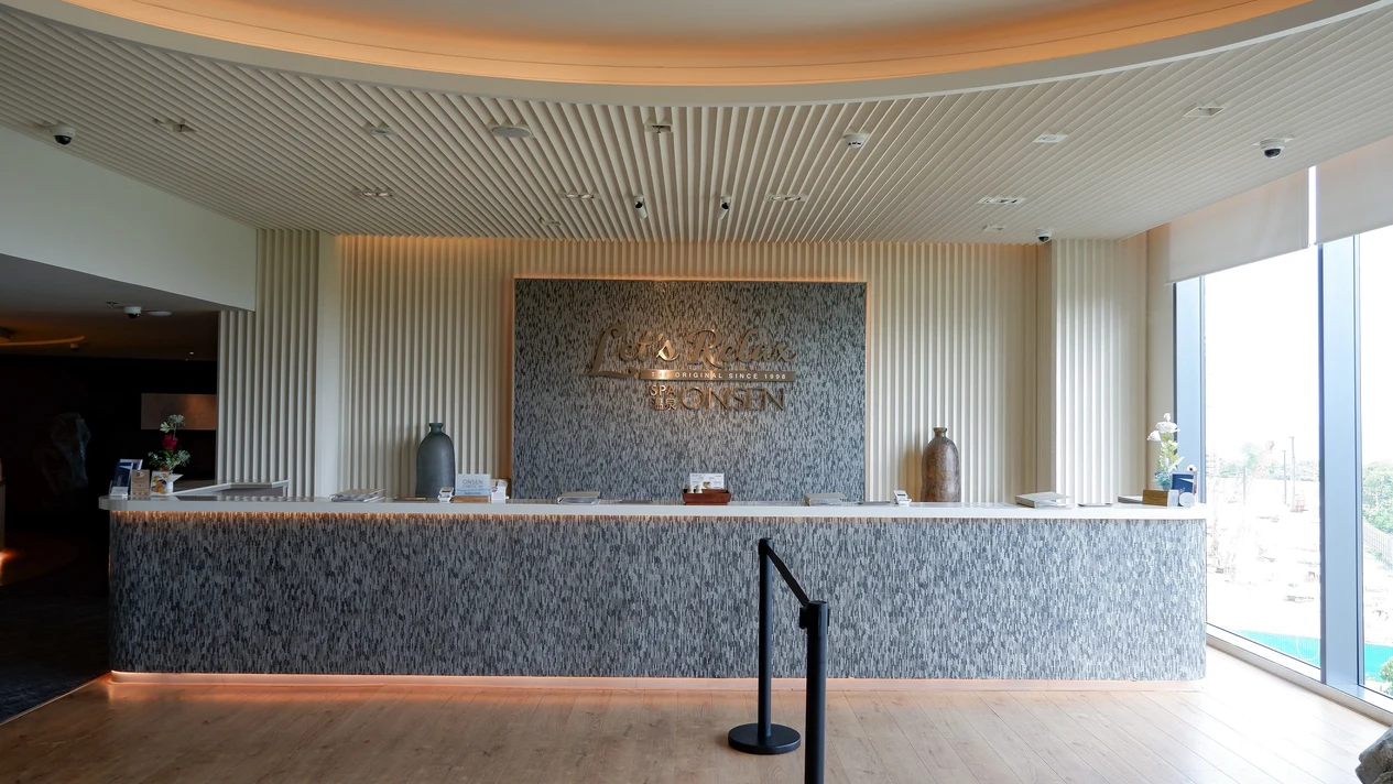 芭堤雅Grand Center Point Space酒店的Let's Relax温泉水療中心