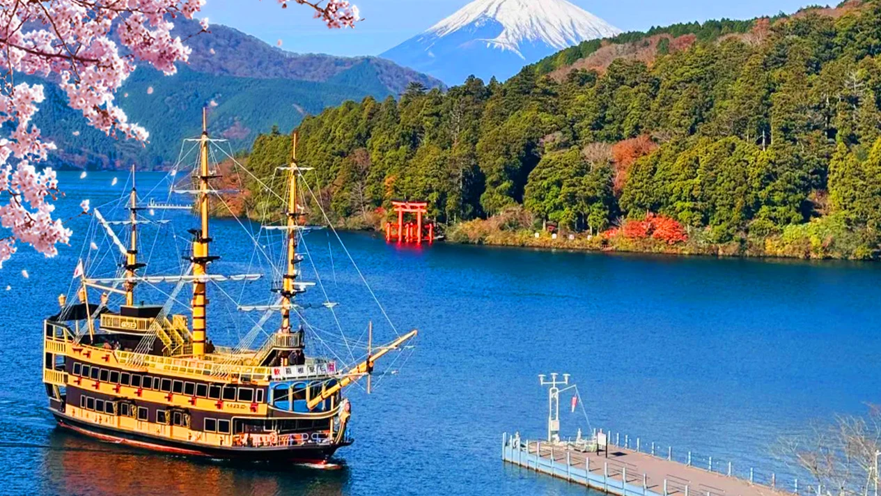 Hakone Shrine & Lake Ashi Torii Gate & Hakone Pirate Ship & Owakudani & Yamanaka Lake Fuji Hakone One-Day Tour | Departing from Tokyo