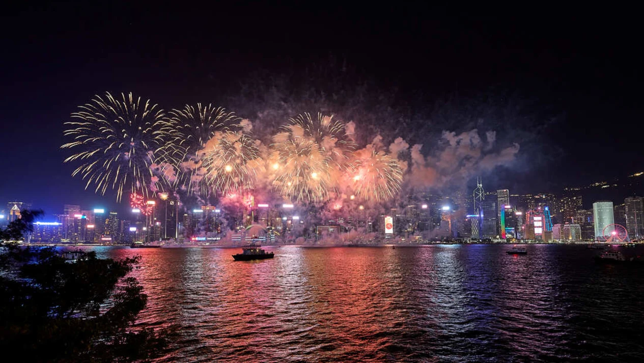 Australian restaurant HUE DINING with sea view + coastal open-air restaurant Ink Cafe｜New Year’s Eve Fireworks DJ Party｜Tsim Sha Tsui Avenue of Stars