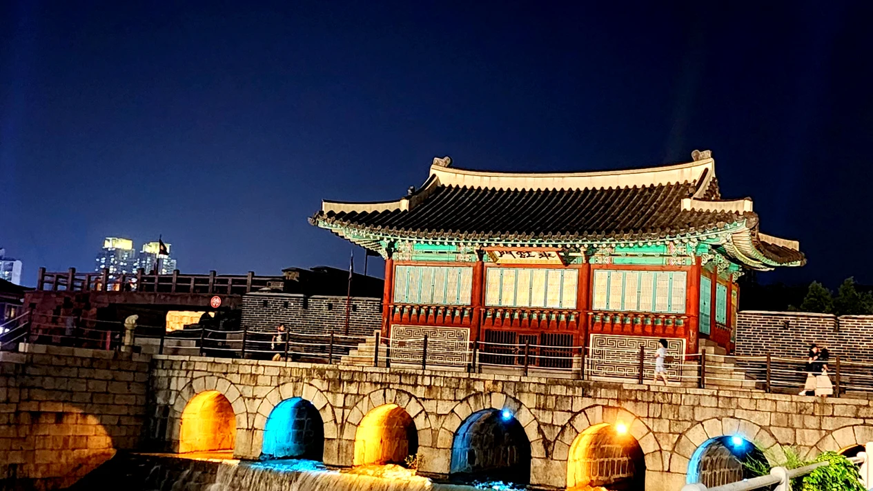 Suwon Hwaseong Night Tour