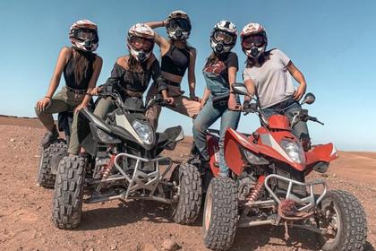 Quad, Naik Unta & Makan Malam Pertunjukan