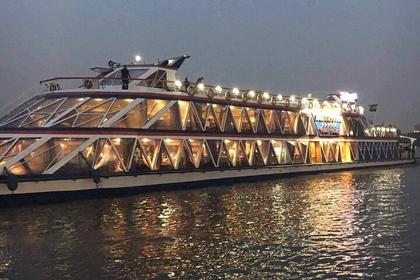 Dinner Cruise Sungai Nil dengan Penjemputan Hotel