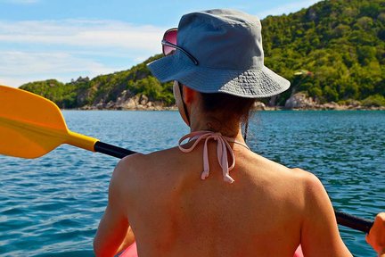 Canoa sul mare di Phang Nga