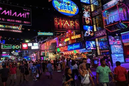 芭提雅不夜城:步行街夜游体验