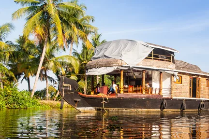 Alleppey Backwater Cruise By Houseboat