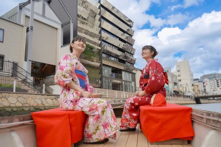 Naik perahu di Hakata River dengan pengalaman Kimono (Fukuoka)