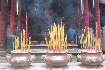 ทัวร์สถานที่ทางศาสนาในไซ่ง่อนด้วยมอเตอร์ไซค์