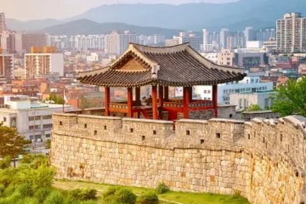 Hwaseong Fortress + Korean Folk Village + Starfield Library dari Seoul