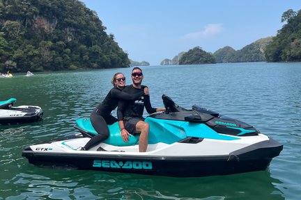 Lawatan Menunggang Jet Ski di Pulau Dayang Bunting, Langkawi