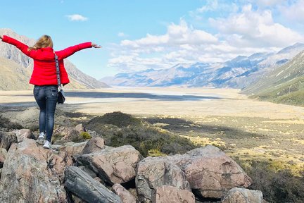 Mt Cook Small Group Guided Tour from Queenstown