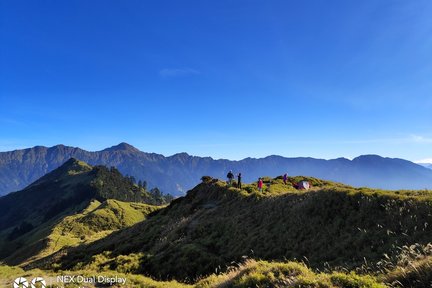 Nantou｜Drei Gipfel des Hehuan-Gebirges und die kleine Qilai-Prärie – 2-tägige Bergsteigertour mit 1 Nacht