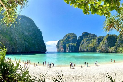 Schnorchel- und Sonnenuntergangstour zu den Phi Phi-Inseln mit dem Schnellboot ab Krabi