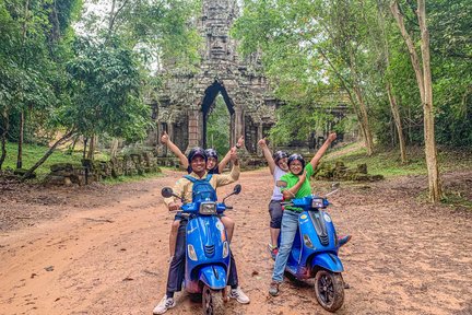 Visite d'Angkor Vat en Vespa