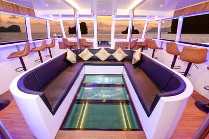 Du Thuyền Catamaran Cao Cấp Ngắm Hoàng Hôn và Ăn Tối kèm Dịch Vụ Đưa Đón