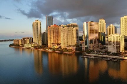 Miami Skyline Evening Cruise Tour on Biscayne Bay