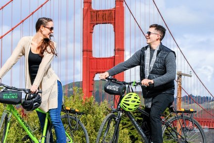 Golden Gate Bridge Guided Bike Tour oleh Unlimited Biking