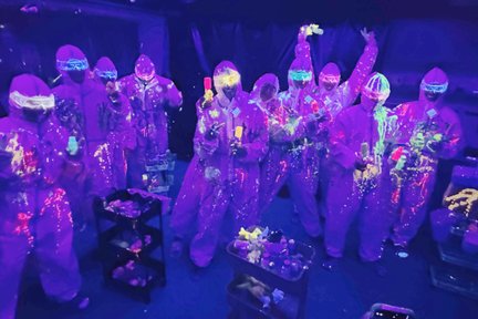 Taipei: Glow-in-the-dark painting experience for art-level players